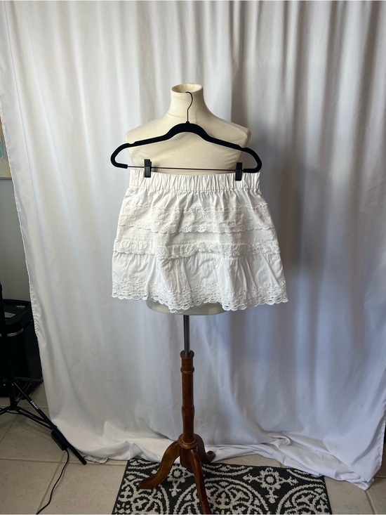J. Crew Dresses & Skirts - J.Crew White Eyelet Lace Tiered Mini Skirt Size 6